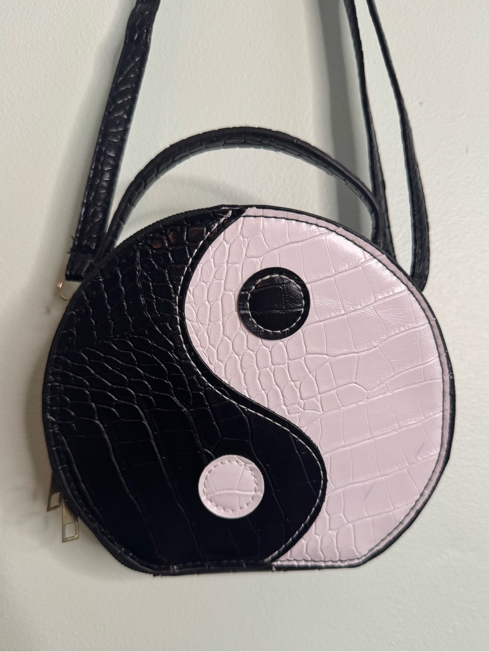 Vintage Yin Yang Round Crossbody Bag